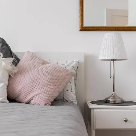 Urban Chic - One-bedroom Near Polin Museum, Anielewicza * Varşova